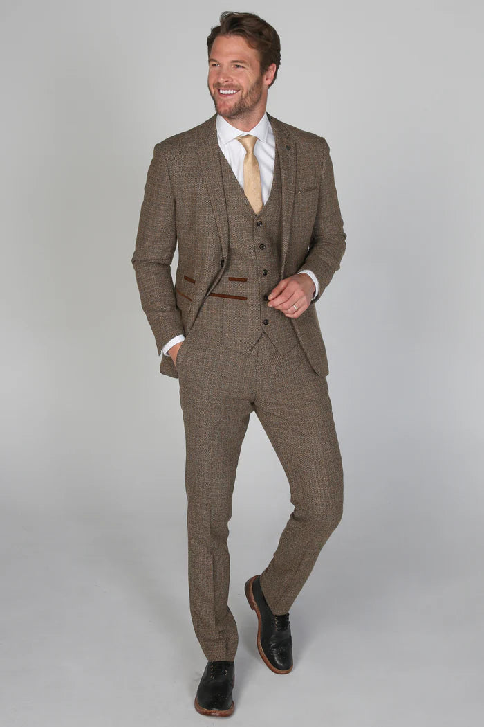 Full front view of Paul Andrew Ralph brown tweed three piece suit styled with black brogues